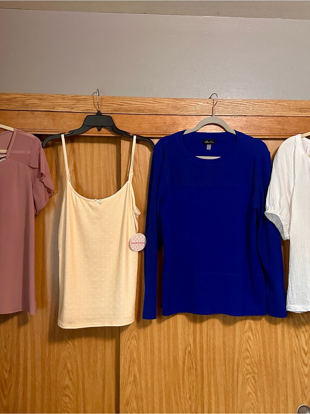 Women’s top lot - Picture 1 of 8